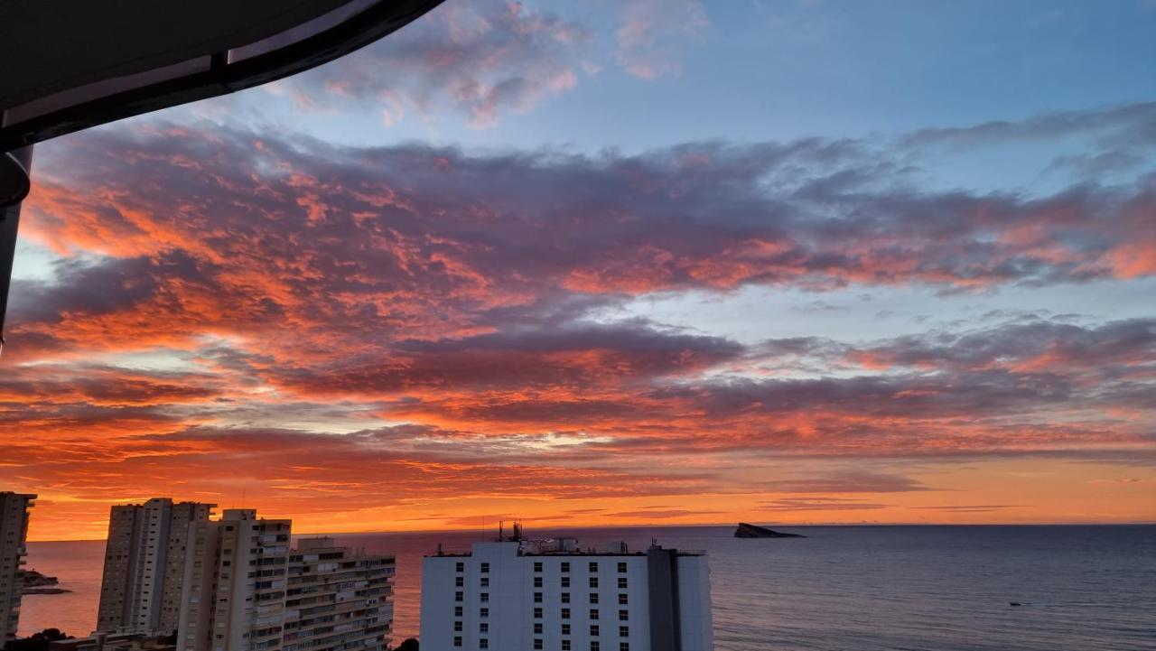 Sunset Waves Benidorm Julieta Vistas Al Mar Premium 200 Mt2 Con Jacuzzi En Terraza Leilighet Eksteriør bilde